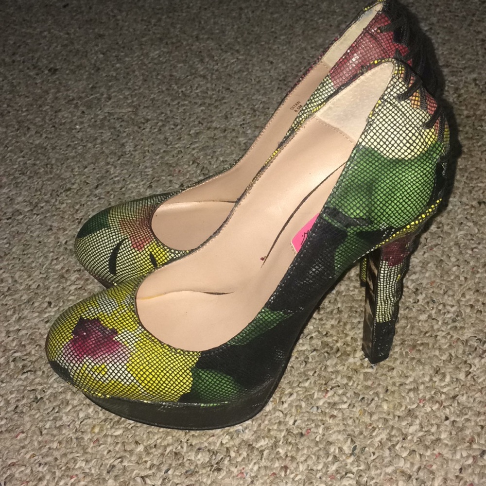 Betsey Johnson Dita corset Pumps - Picture 4 of 8